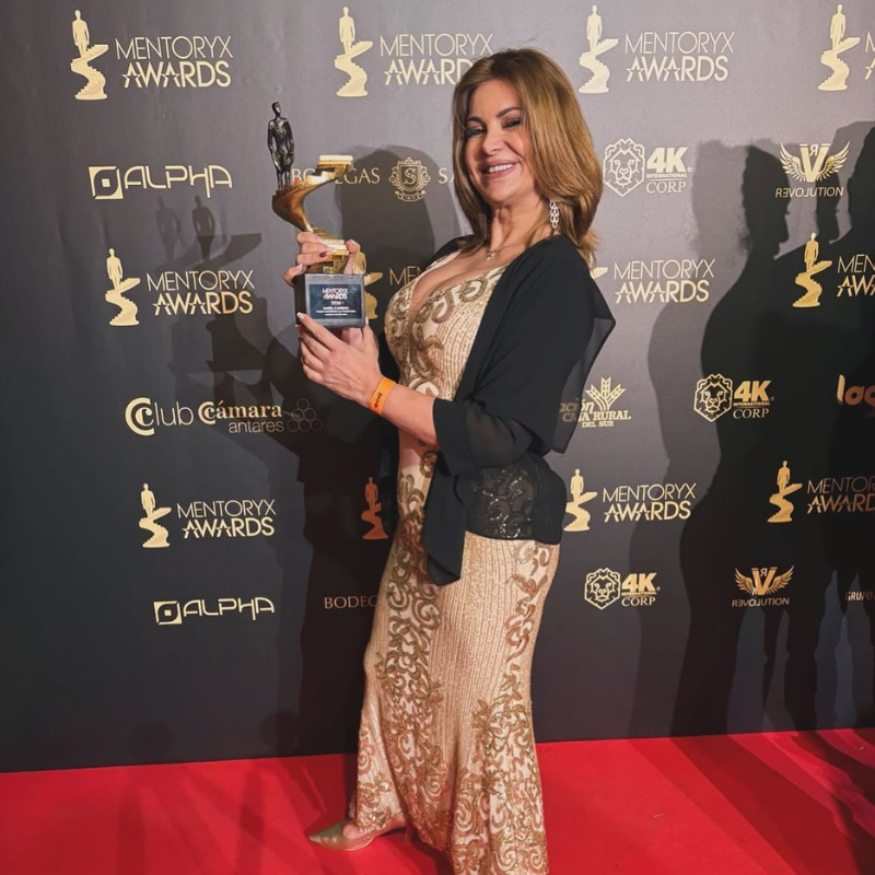 Contratar María Galas