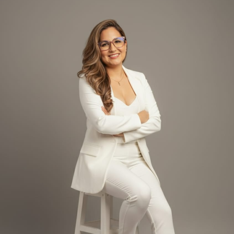 Contratar Karen Pozo