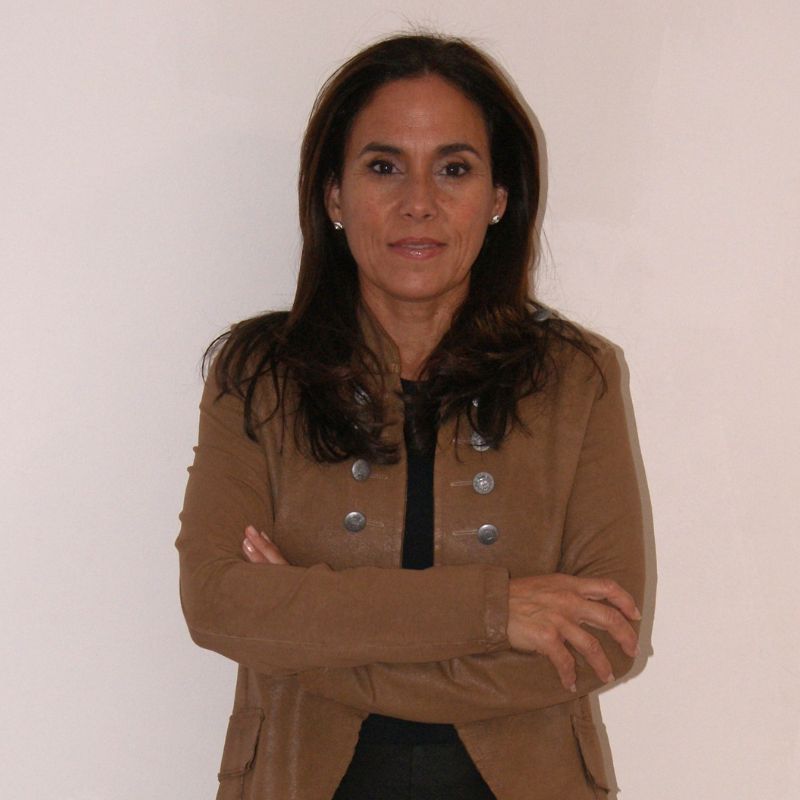 Contratar Alexandra Vidal