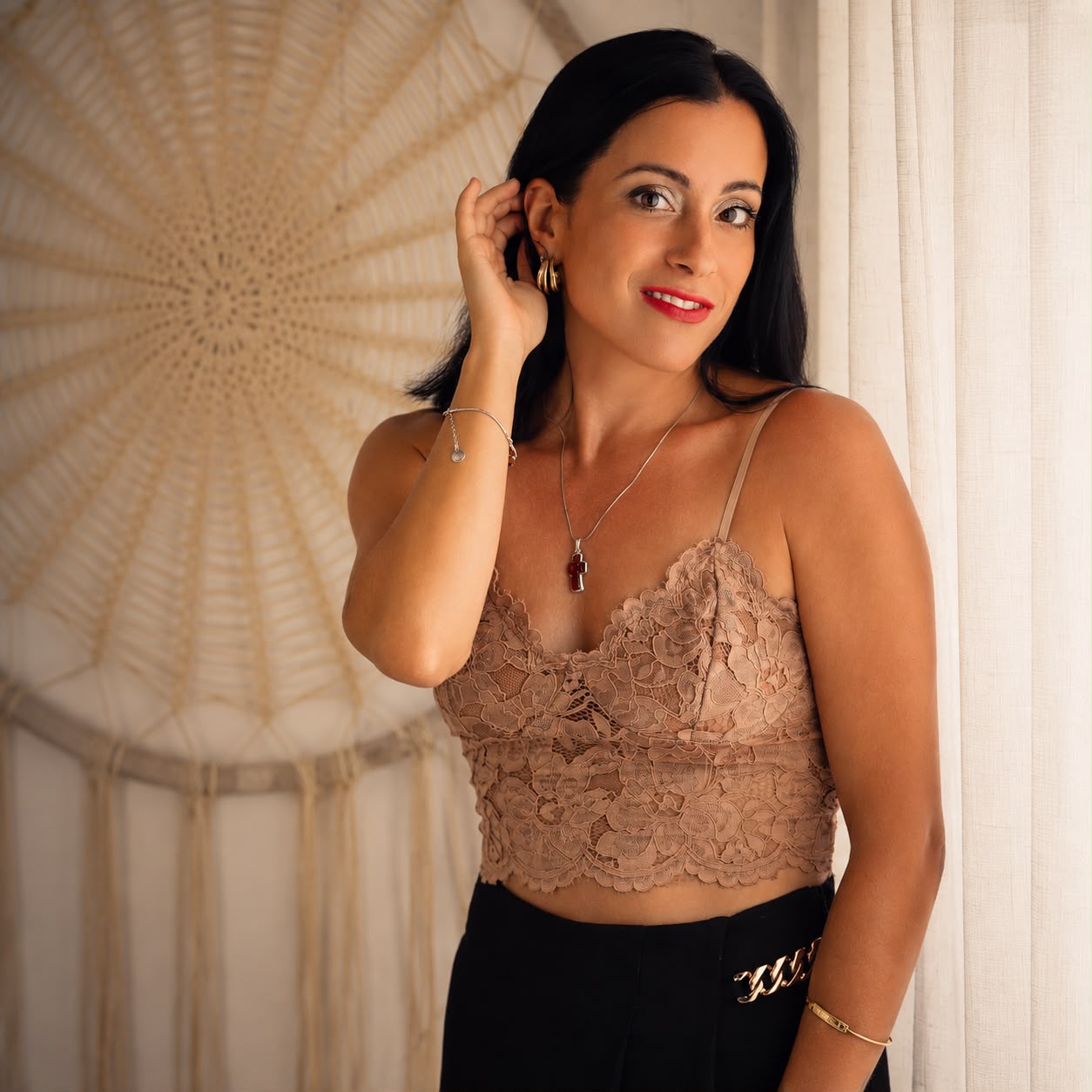 Contratar Eliana Pastor Llor