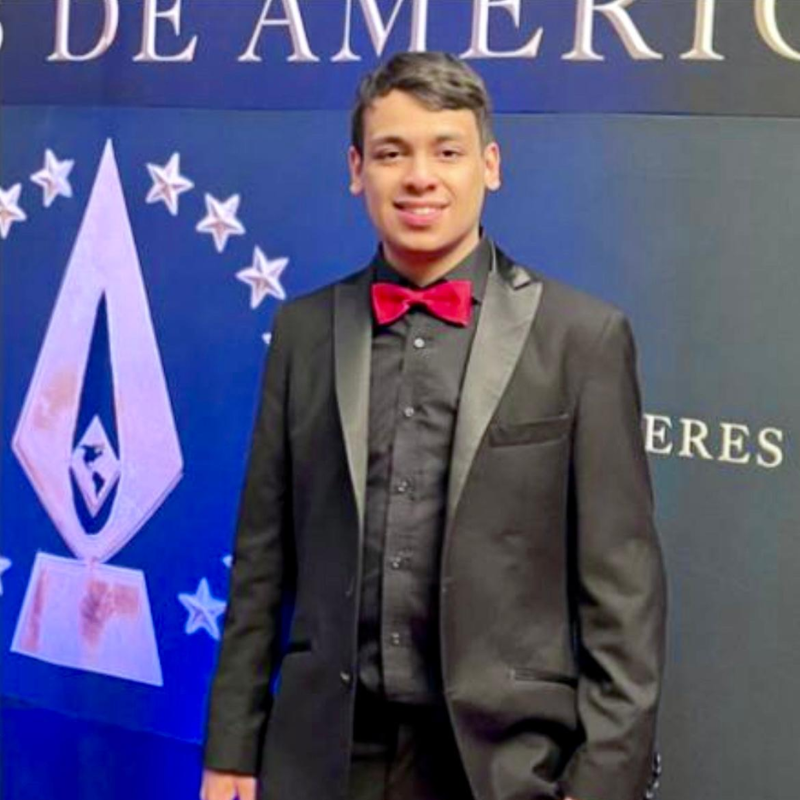 Contratar Alan Solecito