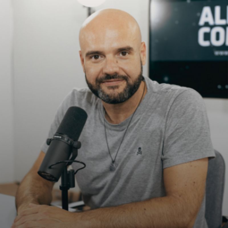 Contratar Alex García
