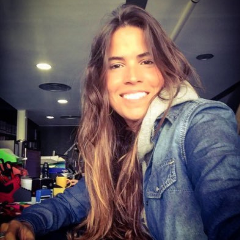 Contratar Miriam Lao