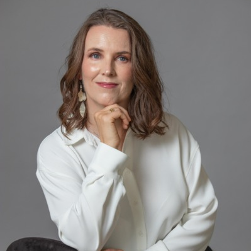 Contratar Cecilia Pederzolli