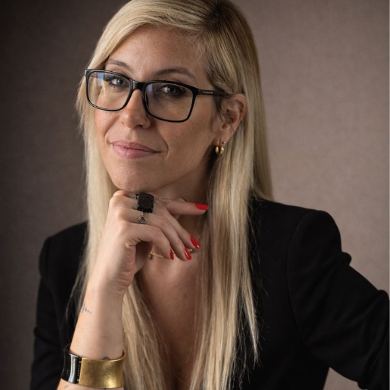 Contratar Mariana Núñez
