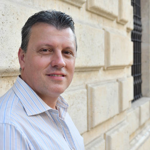 Contratar Alejandro Rodríguez