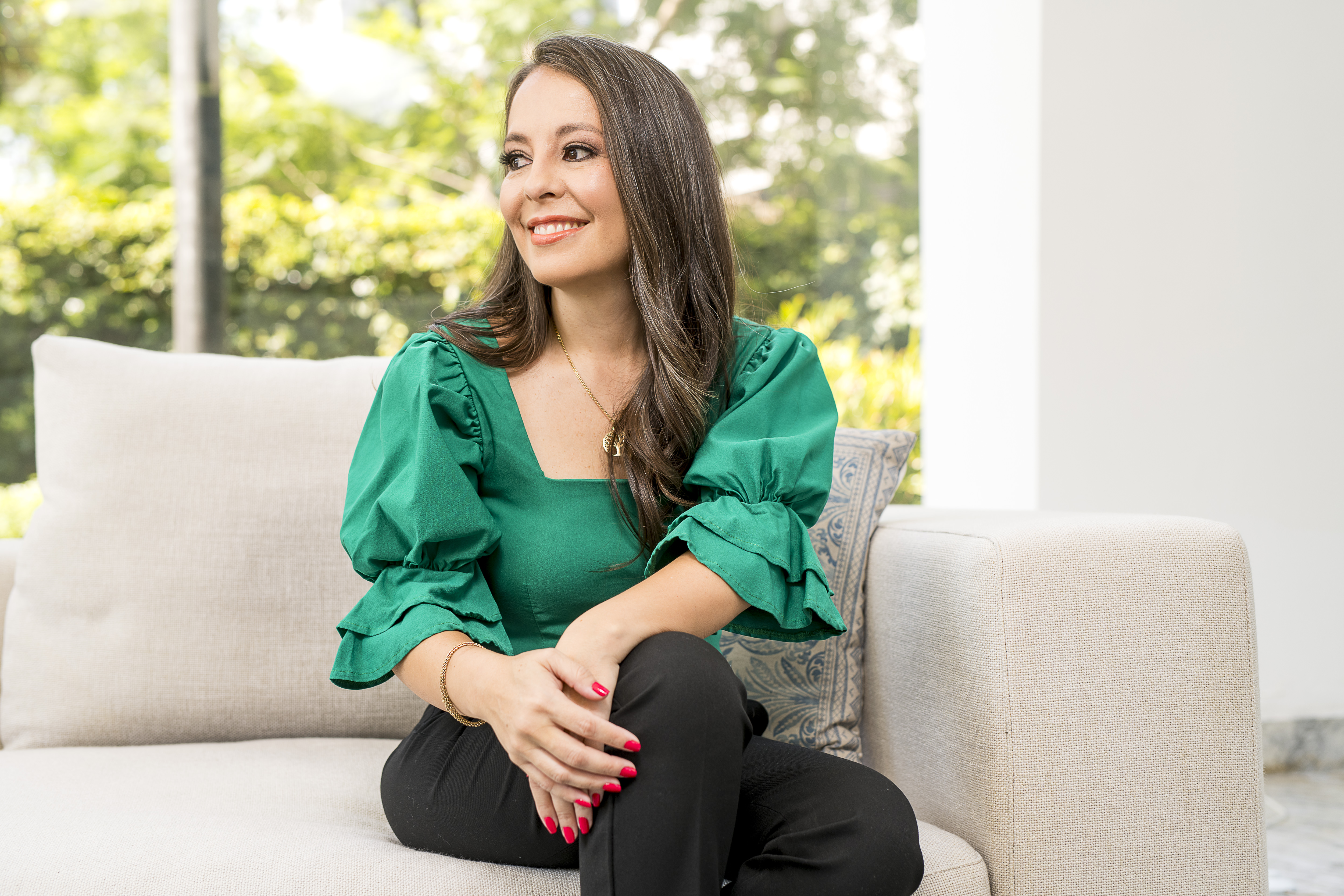 Contratar Karina Paez