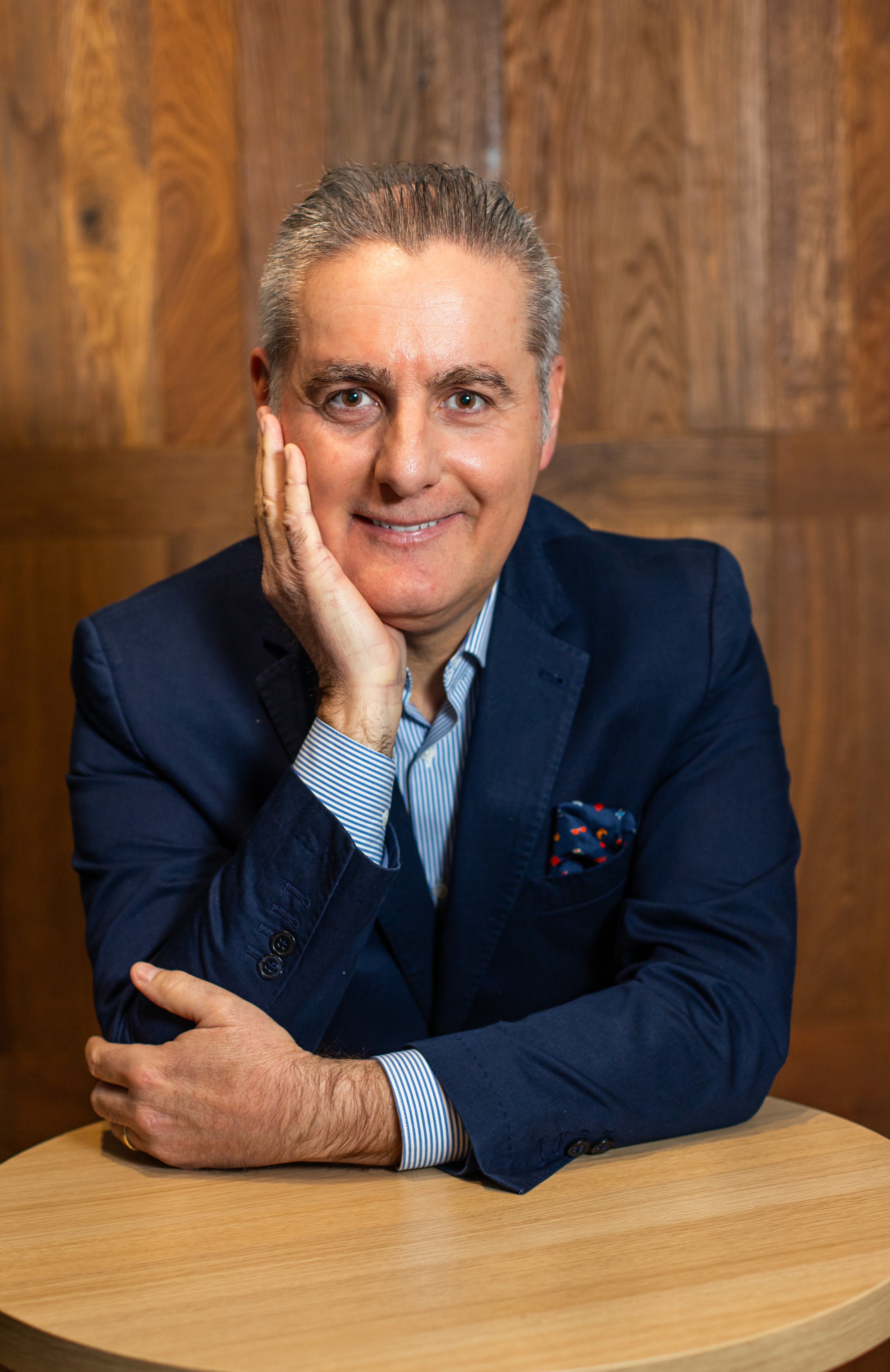 Contratar Humberto García