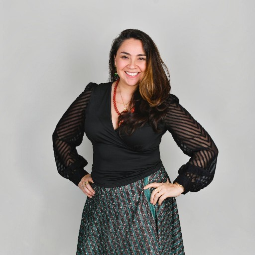 Contratar Paz Costa